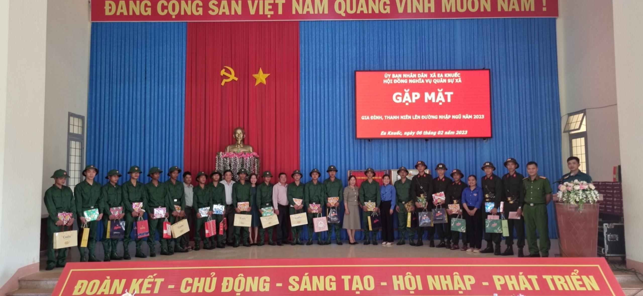 Quân sự 7